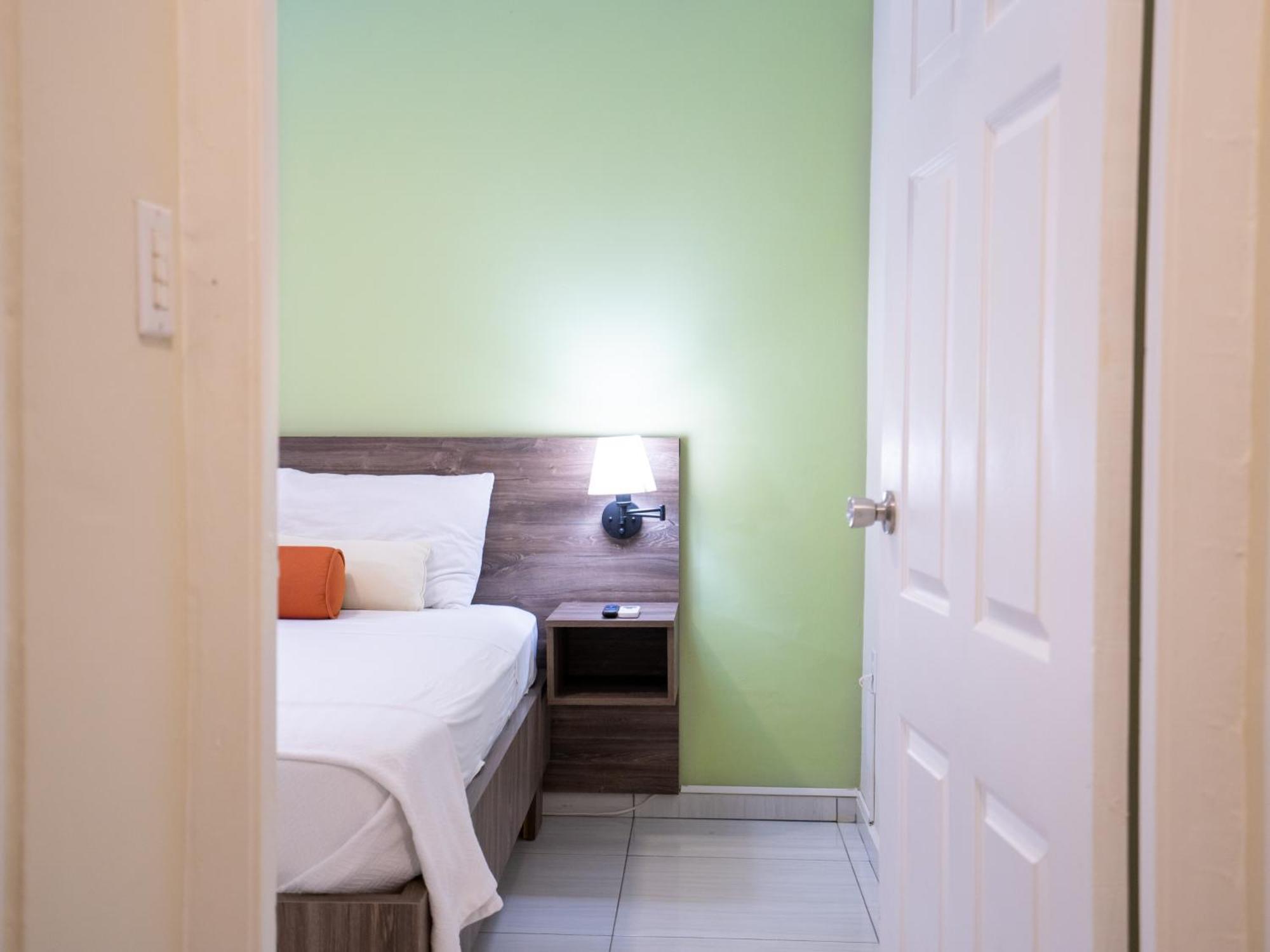 Delynne Boutique Hotel วิลเลมสตัด ภายนอก รูปภาพ